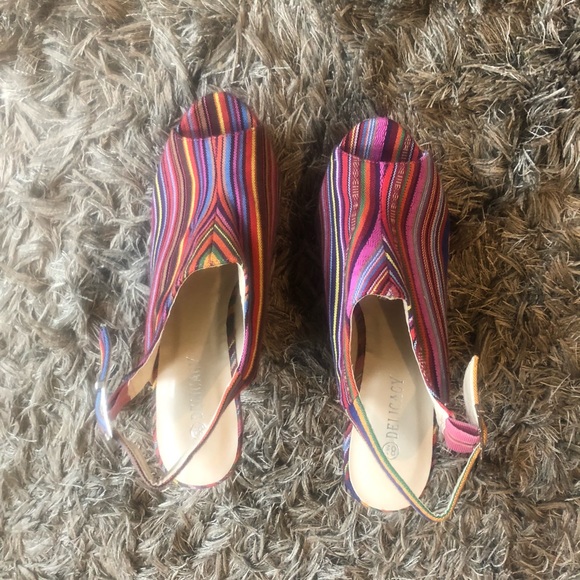 Multi coloured striped fabric wedges - Picture 5 of 6